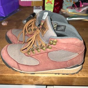 VGUC Danner hiking boots size 5.5